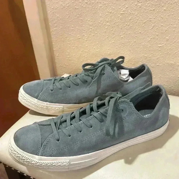 Converse green suede. Men’s 9 or Women’s 11 - Picture 2 of 9